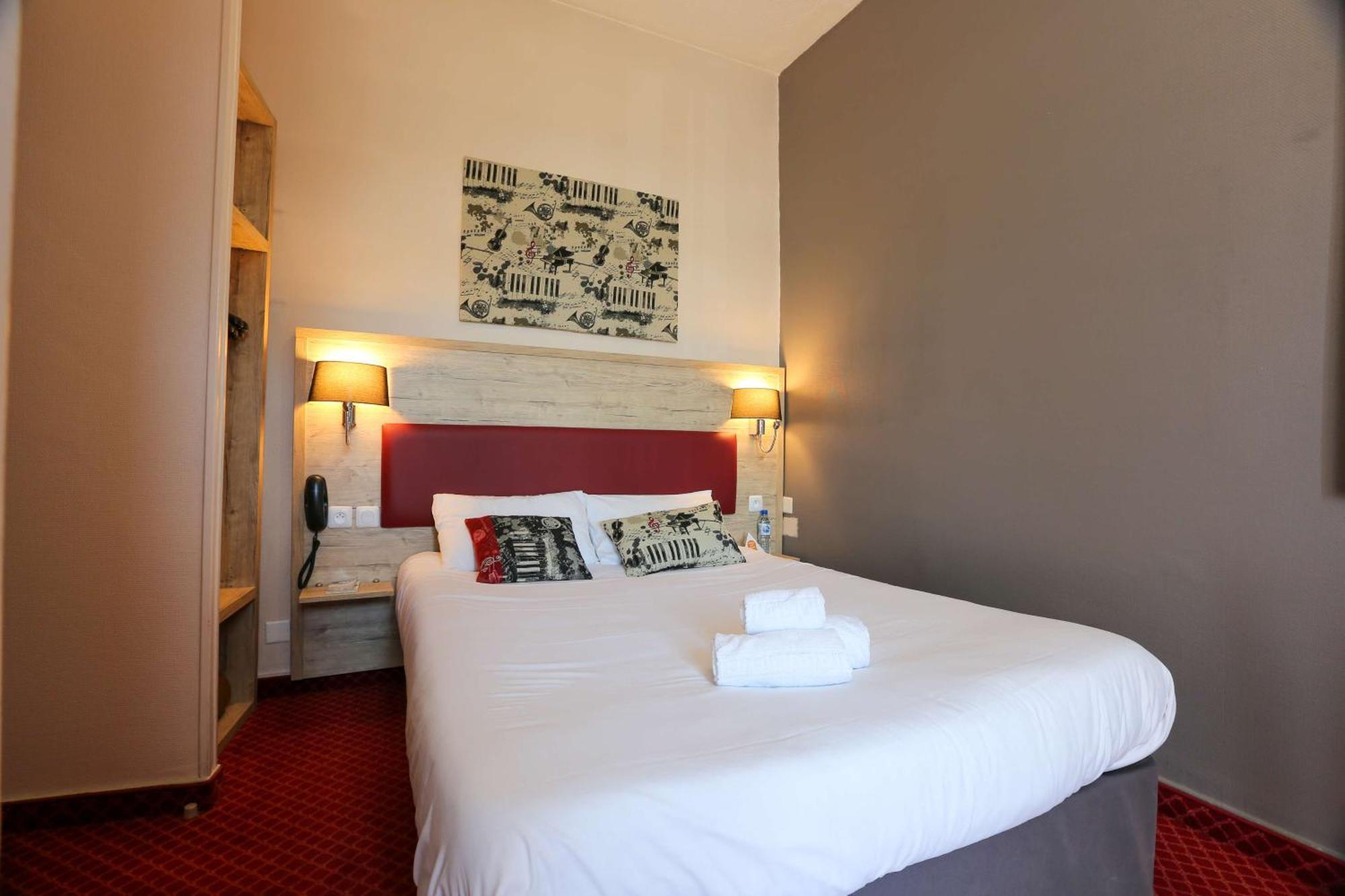 Brit Hotel Bleu Nuit 생트 외부 사진