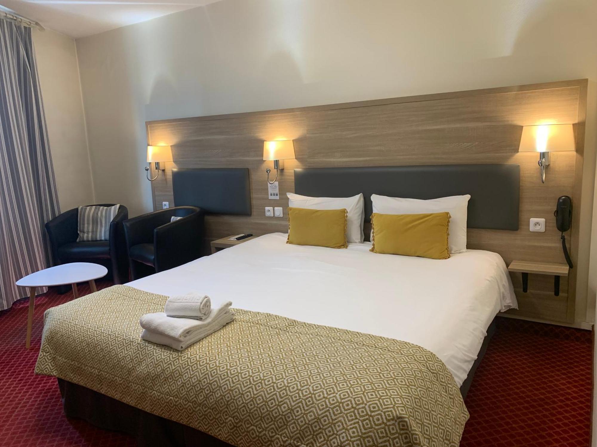Brit Hotel Bleu Nuit 생트 외부 사진
