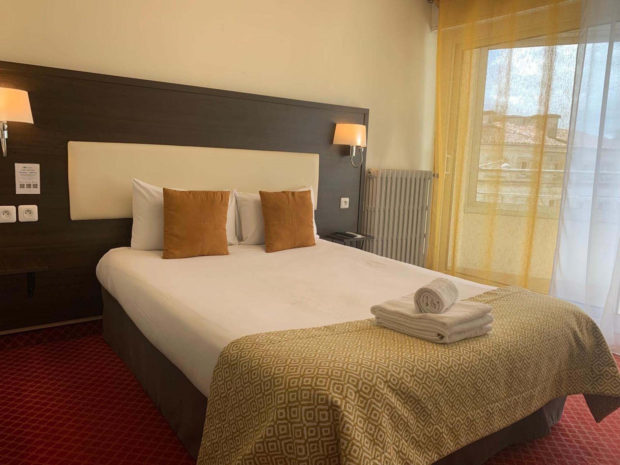Brit Hotel Bleu Nuit 생트 외부 사진