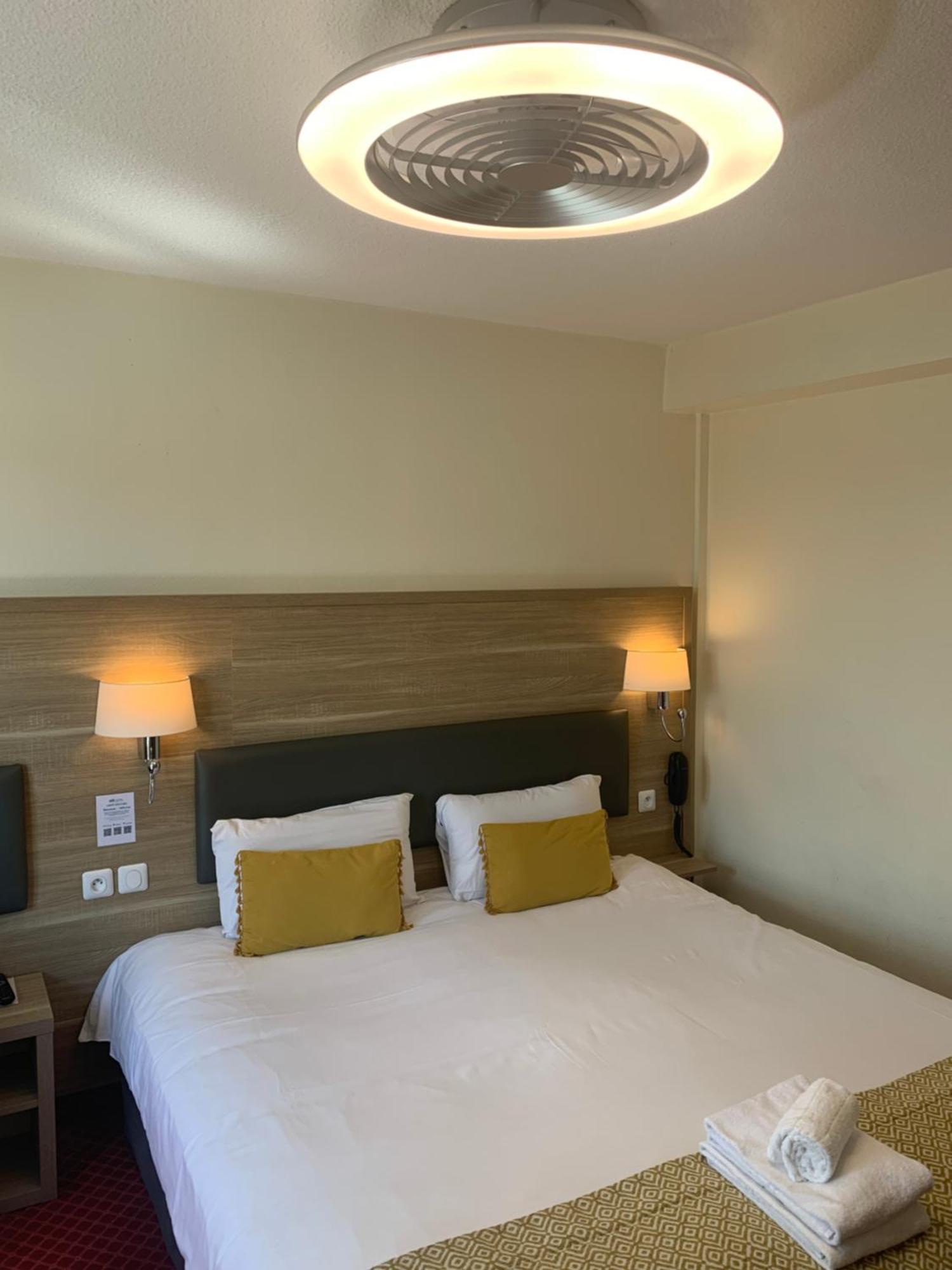Brit Hotel Bleu Nuit 생트 외부 사진